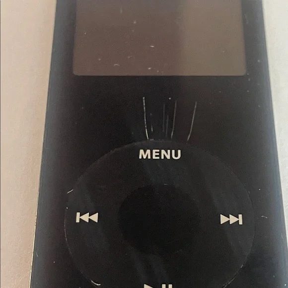 Apple Black iPod Nano Generation 1 with White 30-pin Cable - Picture 4 of 4